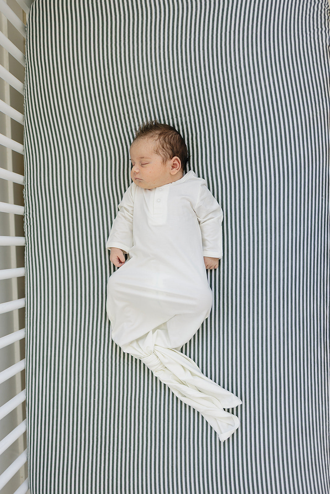 muslin crib sheet // green stripes