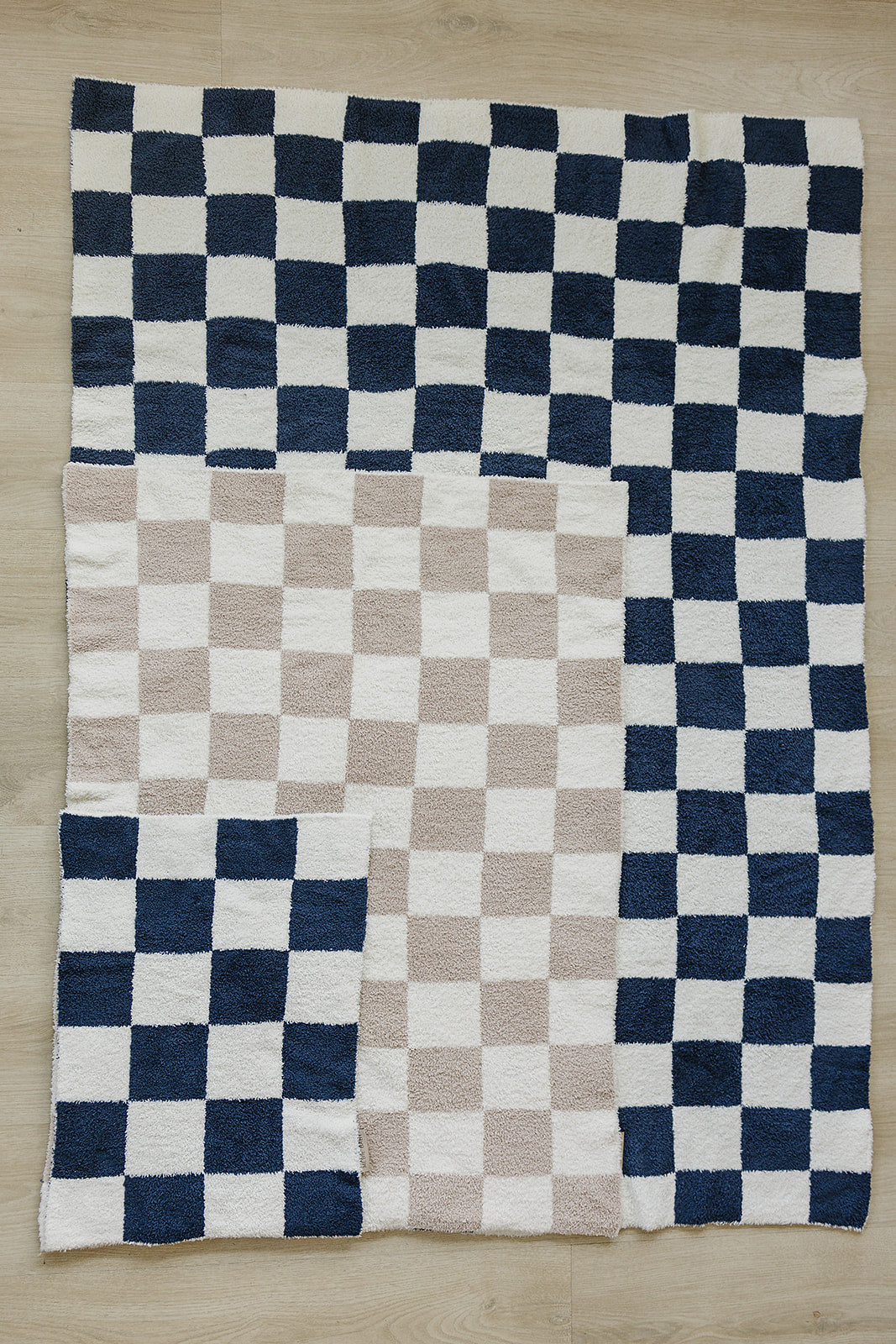 plush blanket // navy checkered