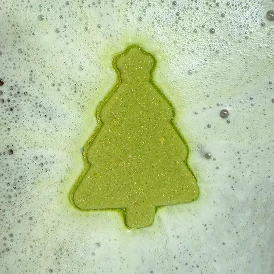 christmas tree bath bomb // prize inside!