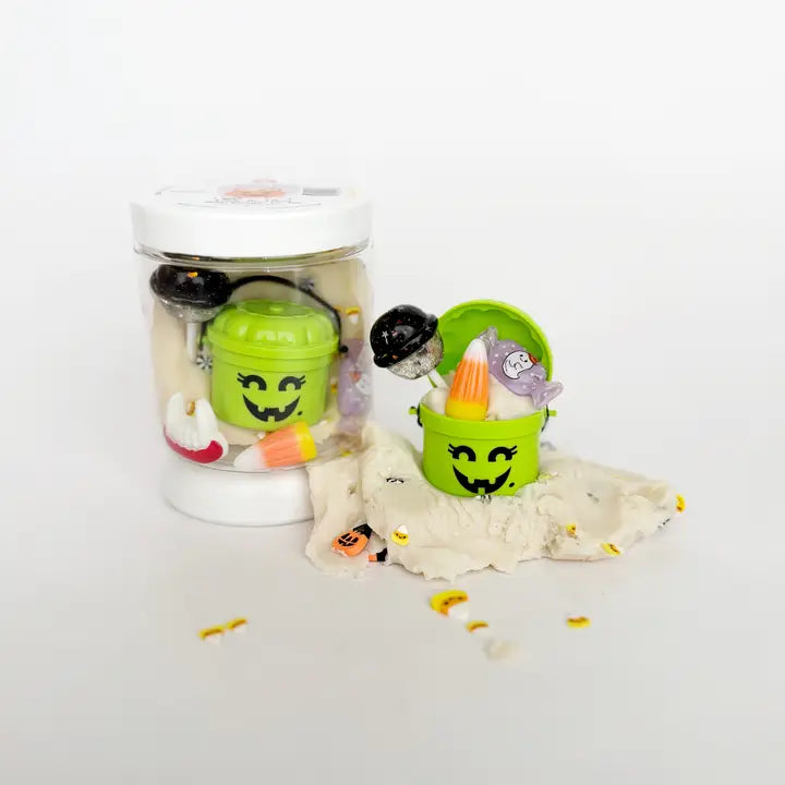 trick or treat mini dough-to-go play kit
