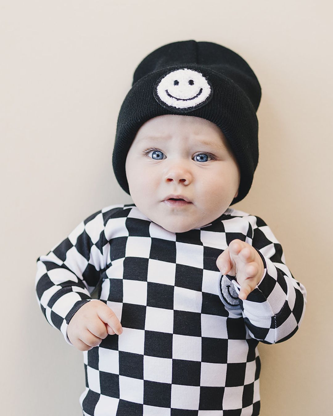 checkered smiley lounge set // black