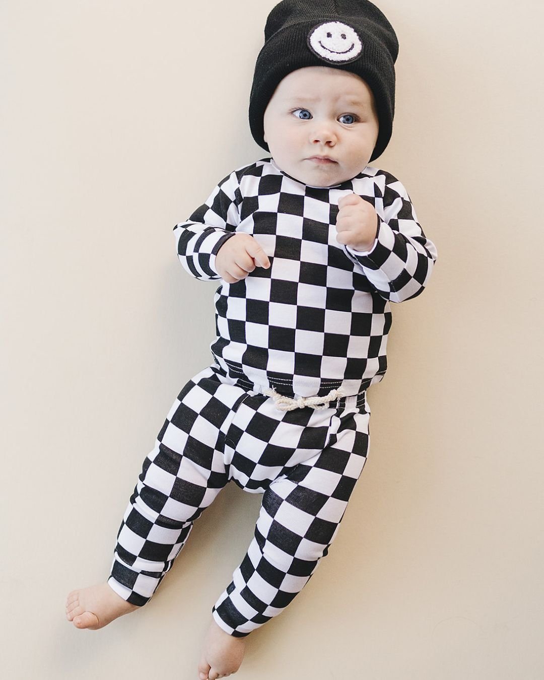 checkered smiley lounge set // black