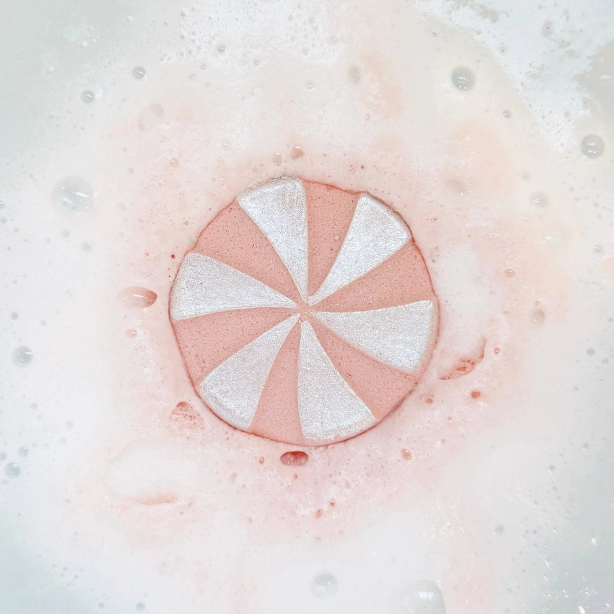 shimmery peppermint bath bomb // prize inside!