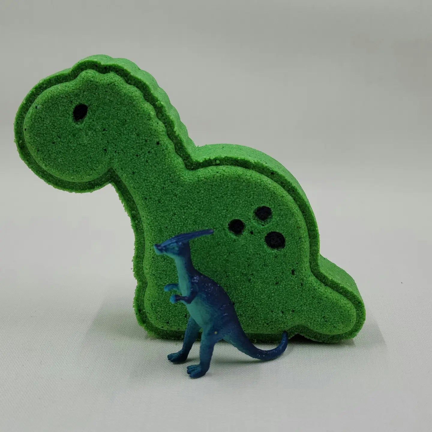 dinosaur bath bomb // toy inside!