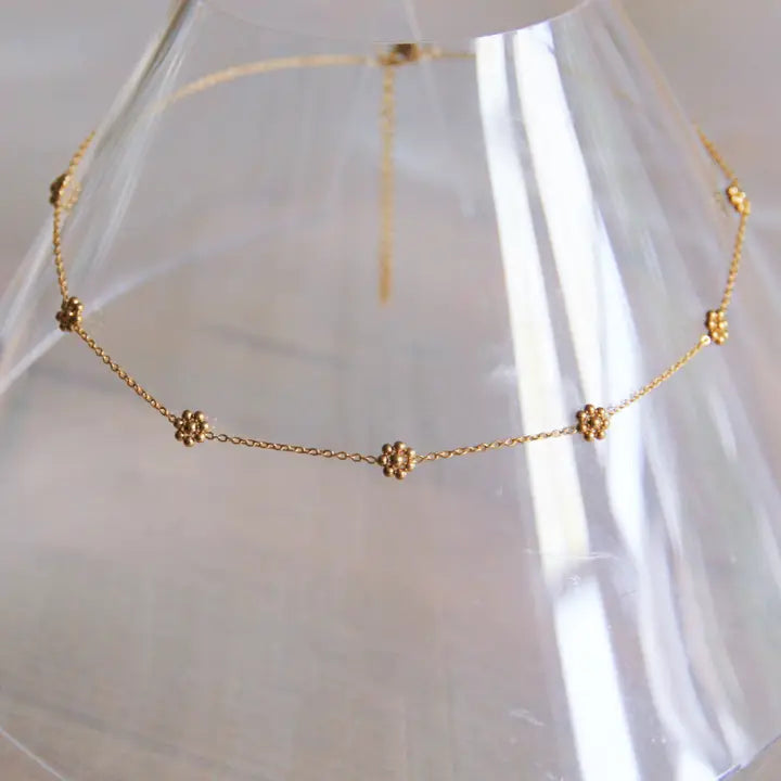 gold daisy necklace