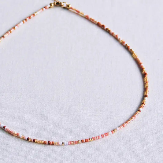 beaded necklace // mixed pinks