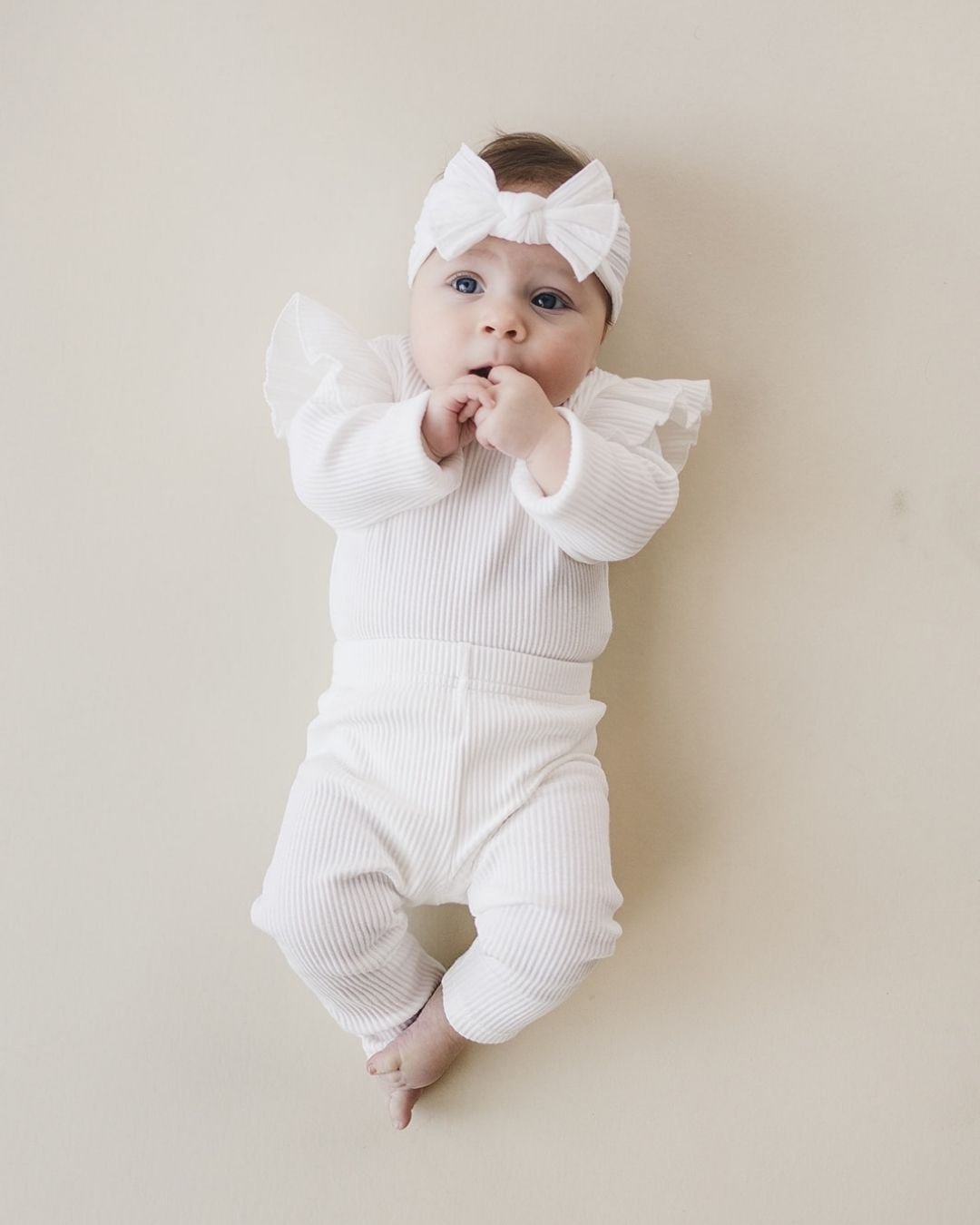 ribbed flutter sleeve bodysuit // white