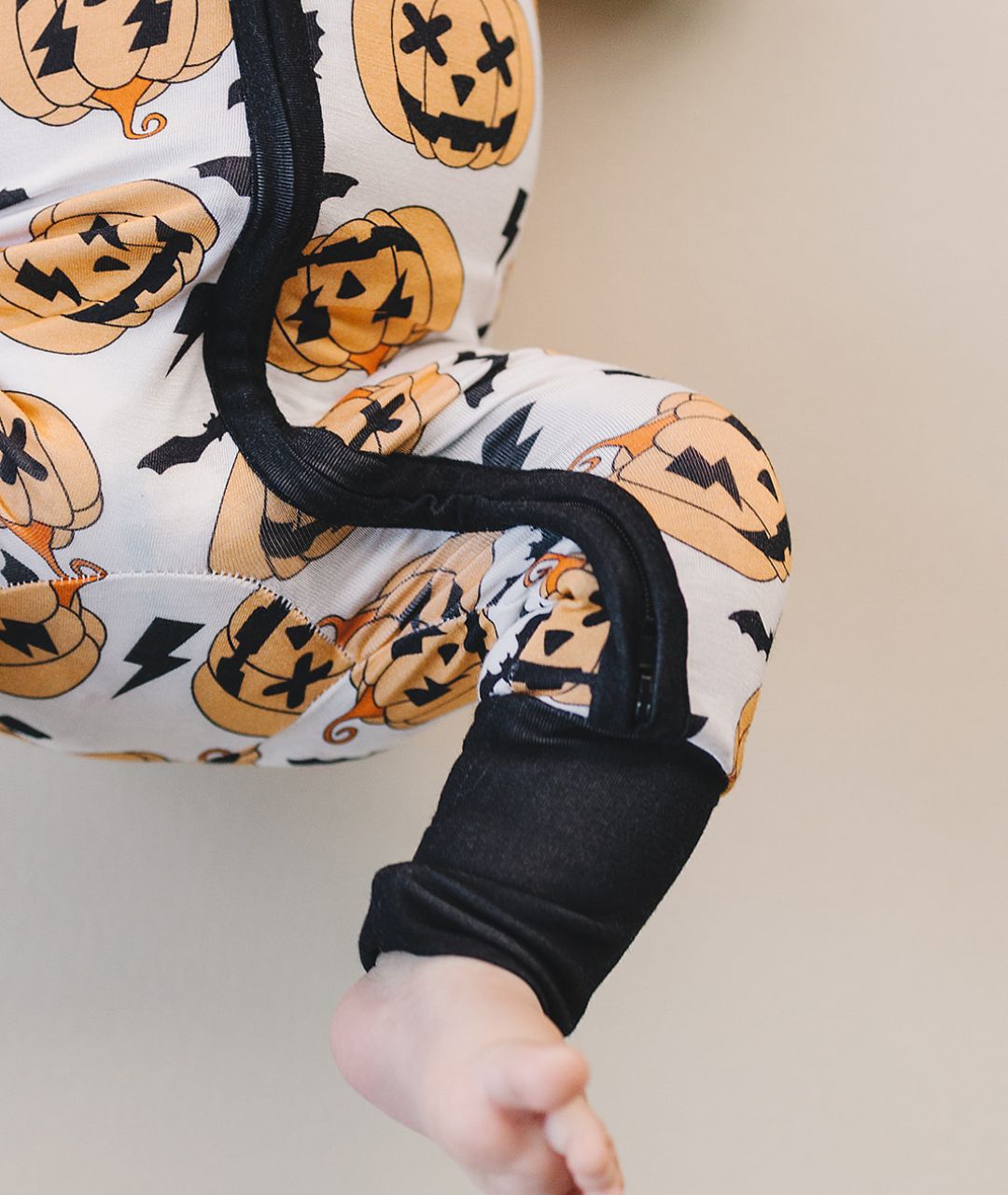 jack o lantern bamboo pajamas // ZIPPY