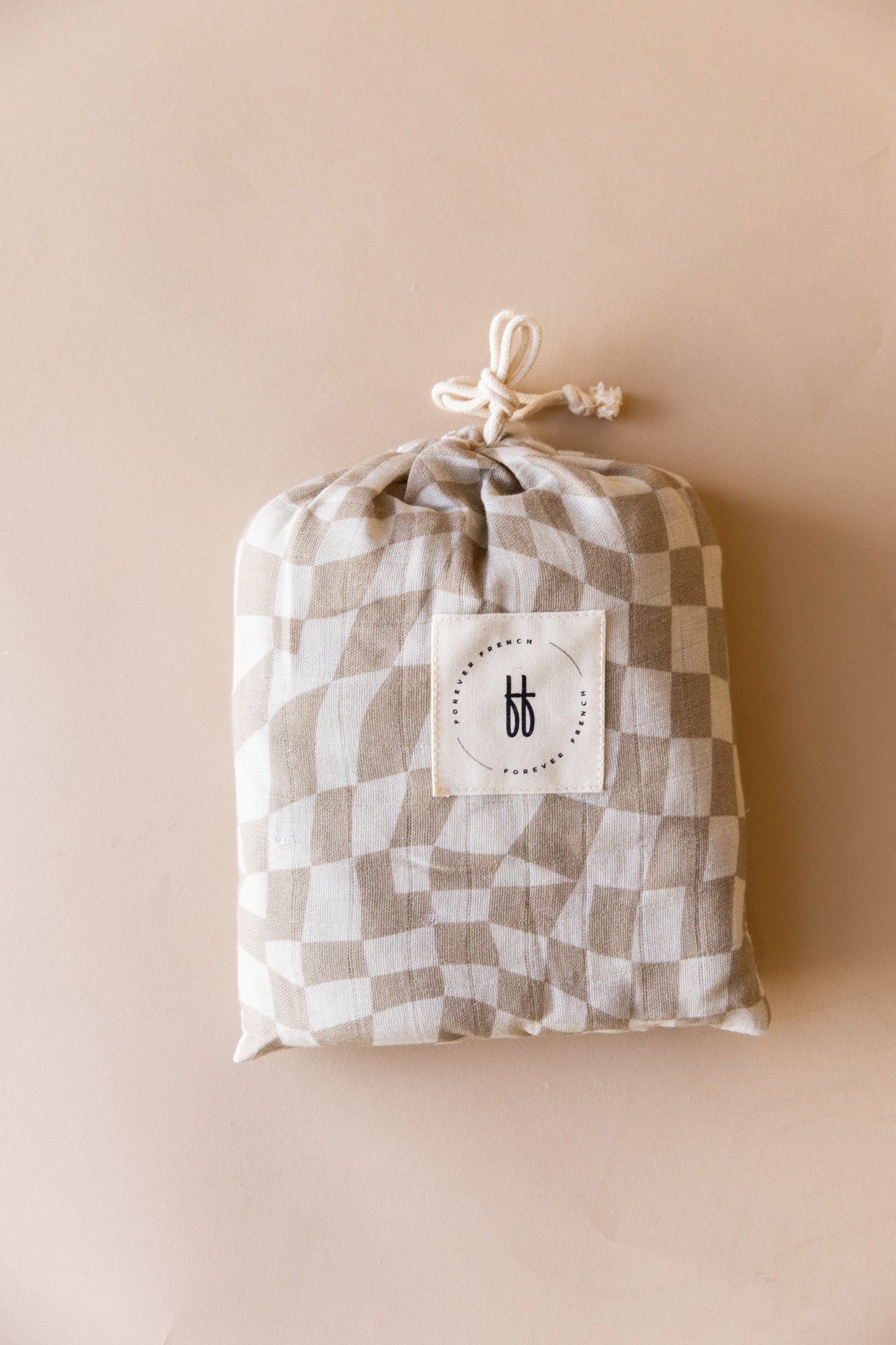 muslin crib sheet // wavy checkered