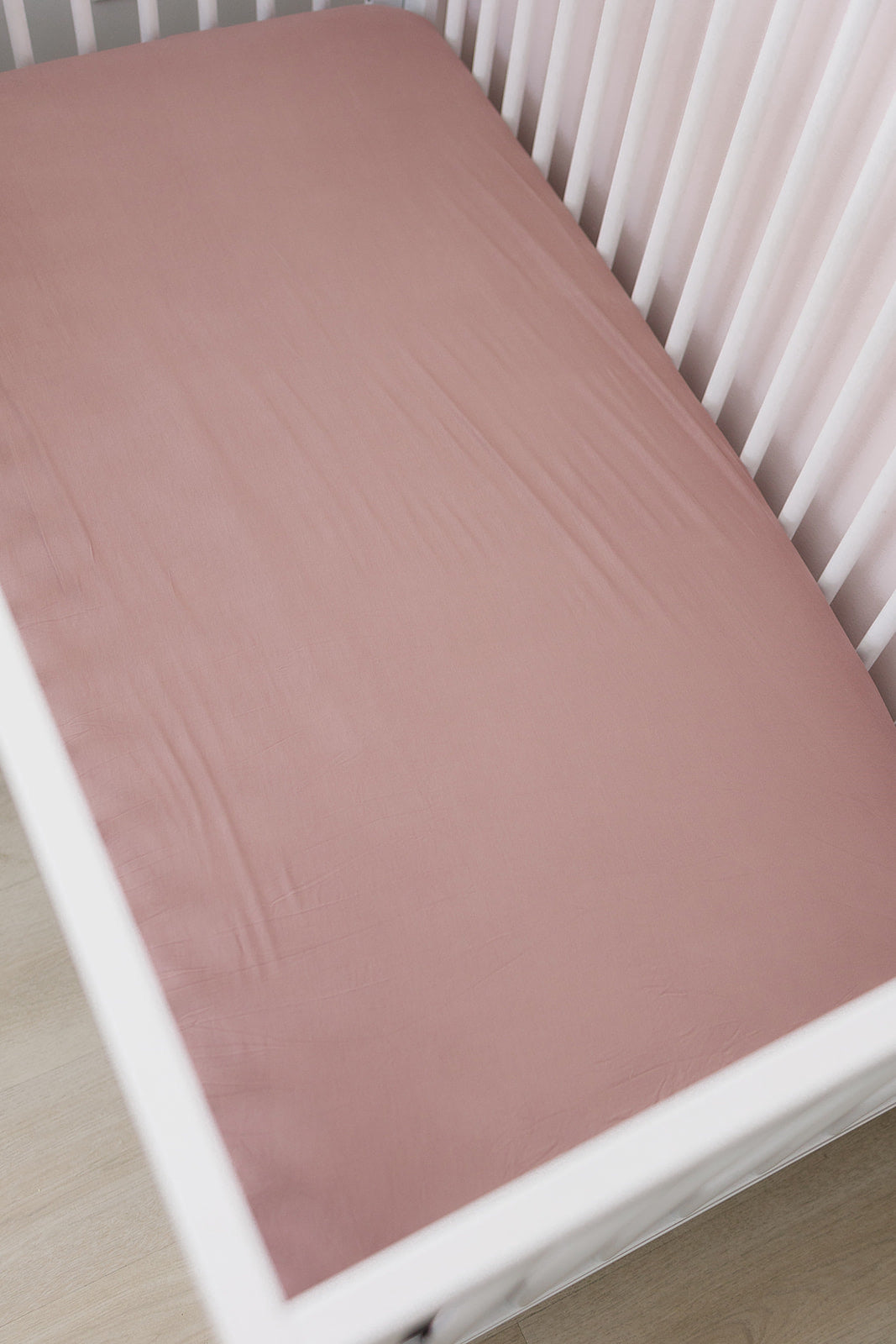 bamboo stretch crib sheet // dusty rose