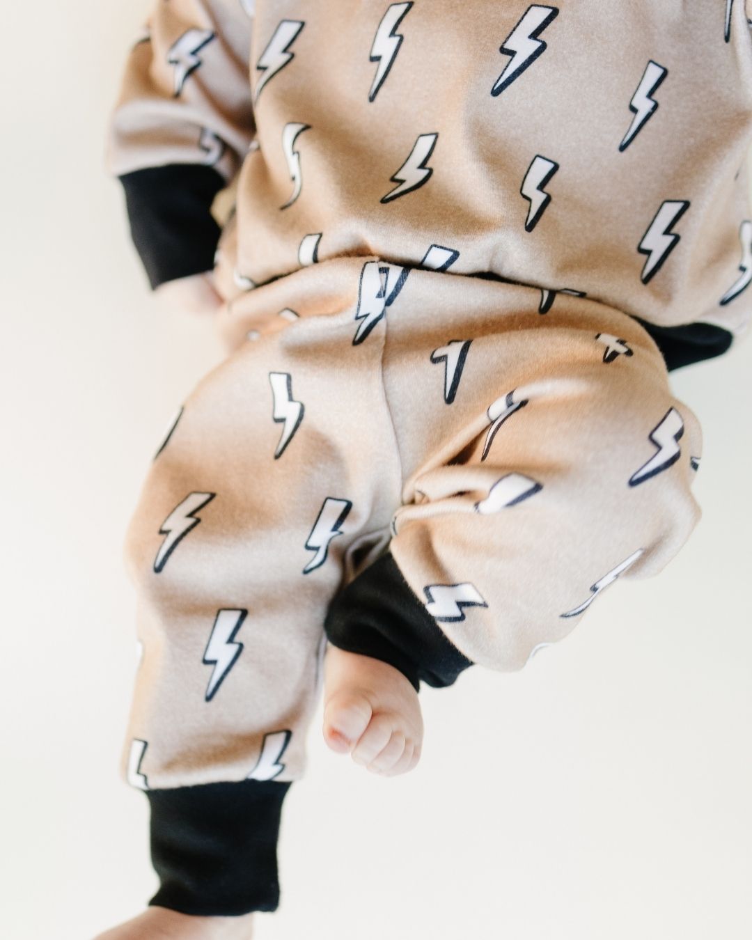 jogger set // lightning bolt (UP TO 9Y!!!!)