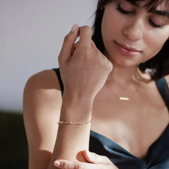 gold paper clip chain bracelet // women's