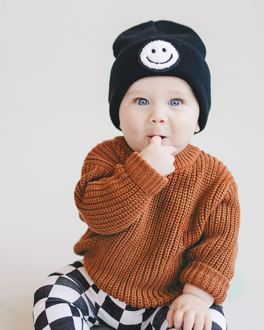 smiley beanie // black