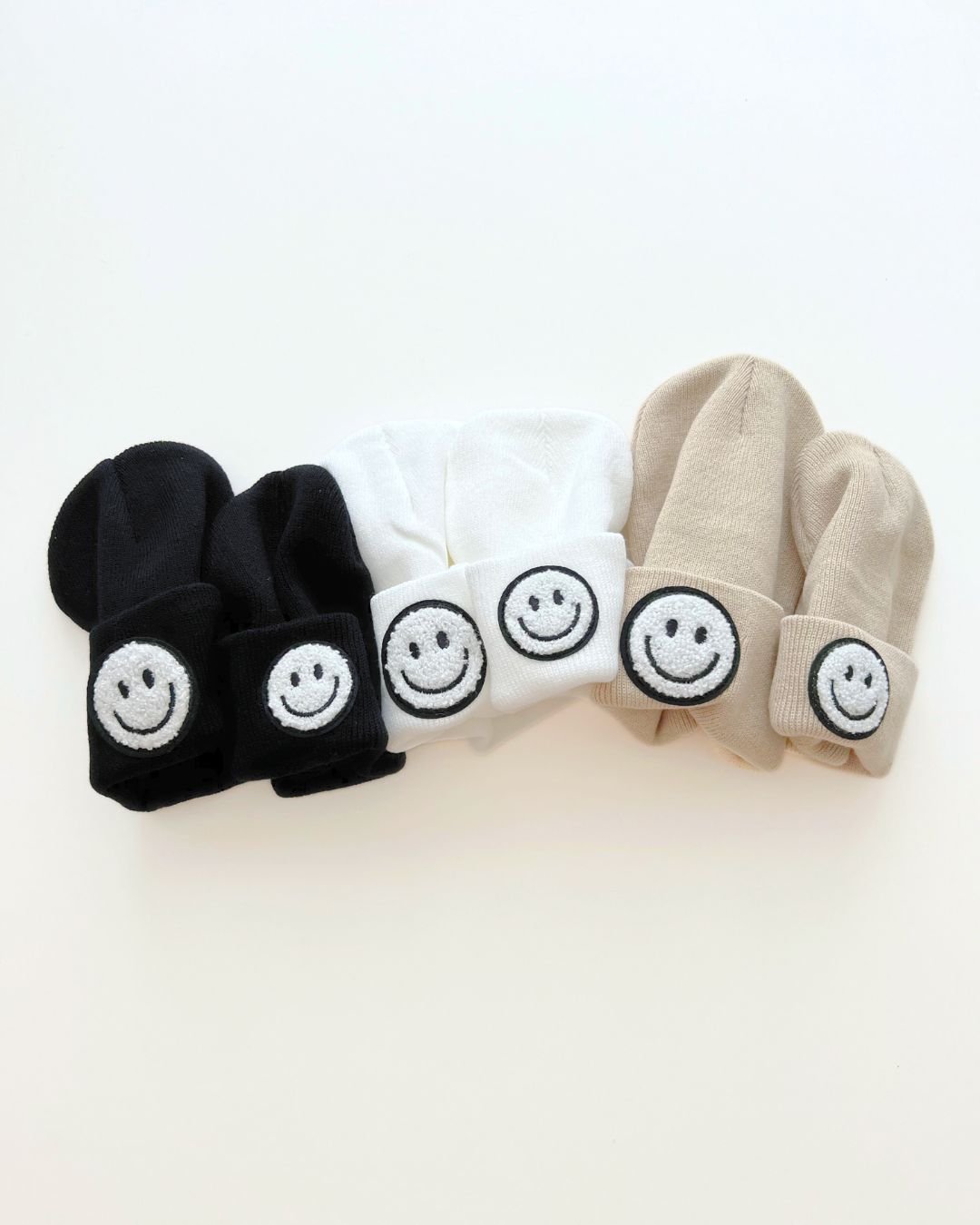 smiley beanie // black